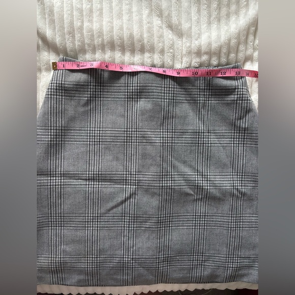 Wilfred Skirt with Pockets - Picture 7 of 7